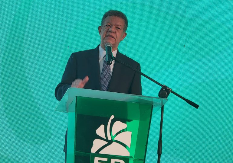 Leonel Fernández dice crecimiento económico presentado por Abinader no es cierto