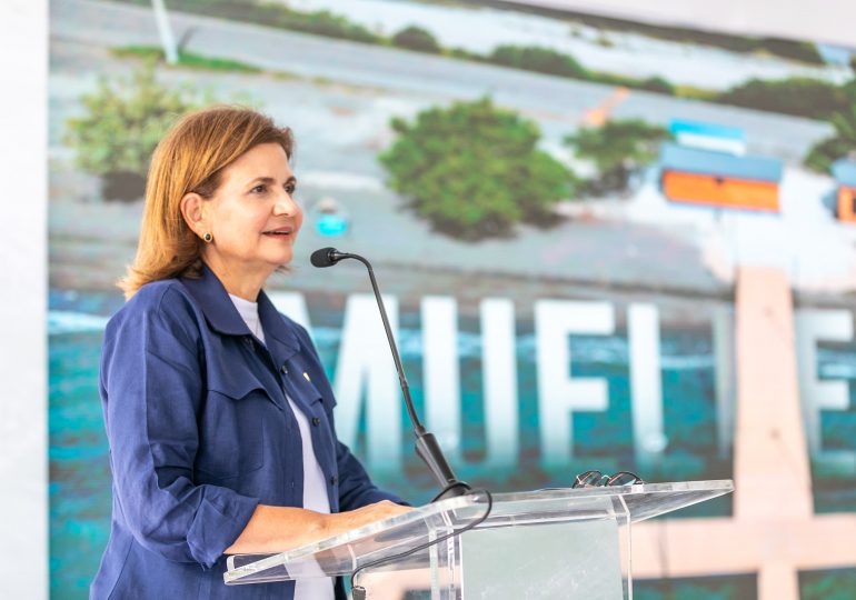 Raquel Peña inaugura muelles de pescadores y se compromete a impulsar industria pesquera RD