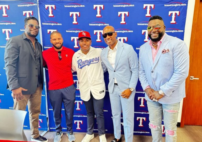 David Ortiz Jr. firma con los Rangers de Texas