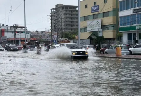 El Indomet vigila una onda tropical