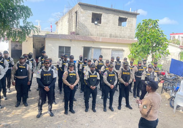 DNCD realiza operativos antidrogas en Hato Mayor y detiene ocho personas