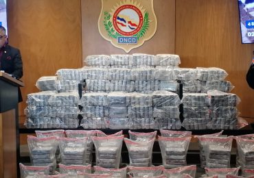 Capturan a dos hombres con un cargamento de 484 paquetes de cocaína en La Altagracia