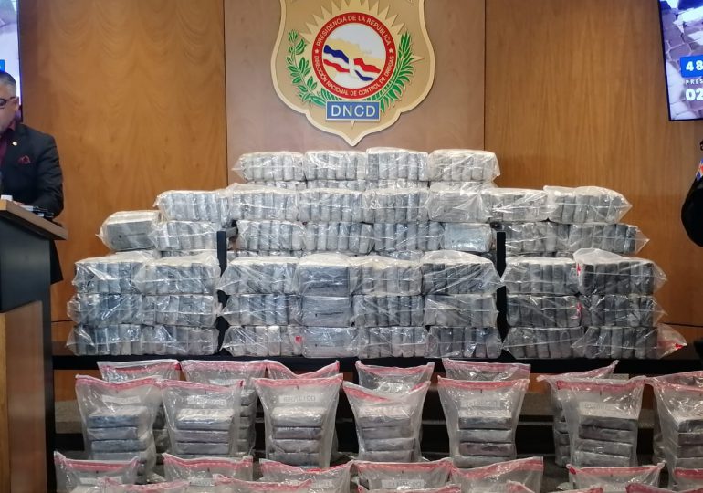 Capturan a dos hombres con un cargamento de 484 paquetes de cocaína en La Altagracia