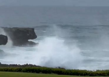 Jean Suriel reporta marejadas de la tormenta tropical Ernesto en la costa este de República Dominicana