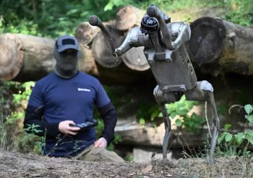 Perros robot ayudarán a soldados ucranianos en el frente