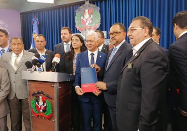 Gobierno deposita en el Congreso proyecto de Reforma Constitucional