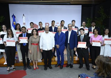 INTEC entrega 25 Becas PIES para carreras STEM