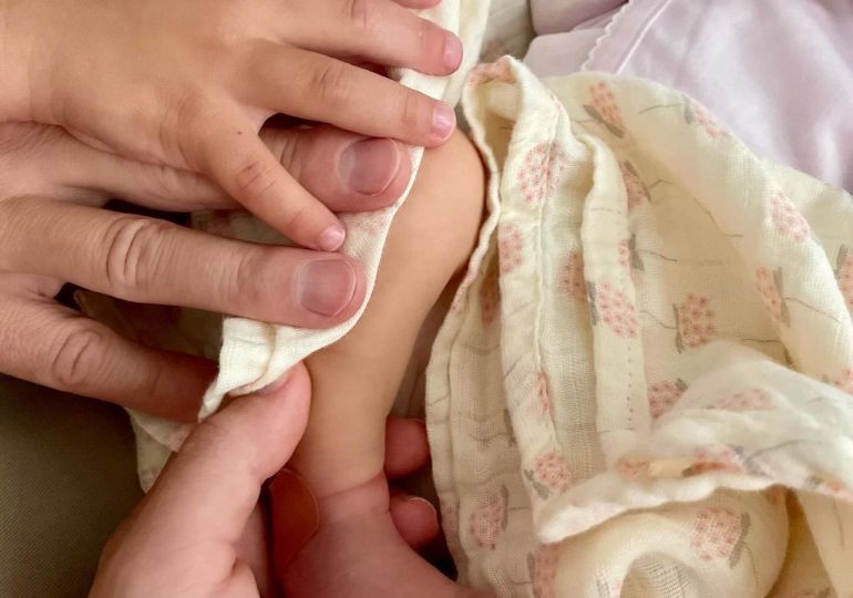 <strong>Lea Michele comparte un tierno momento familiar con la llegada de su hija</strong>