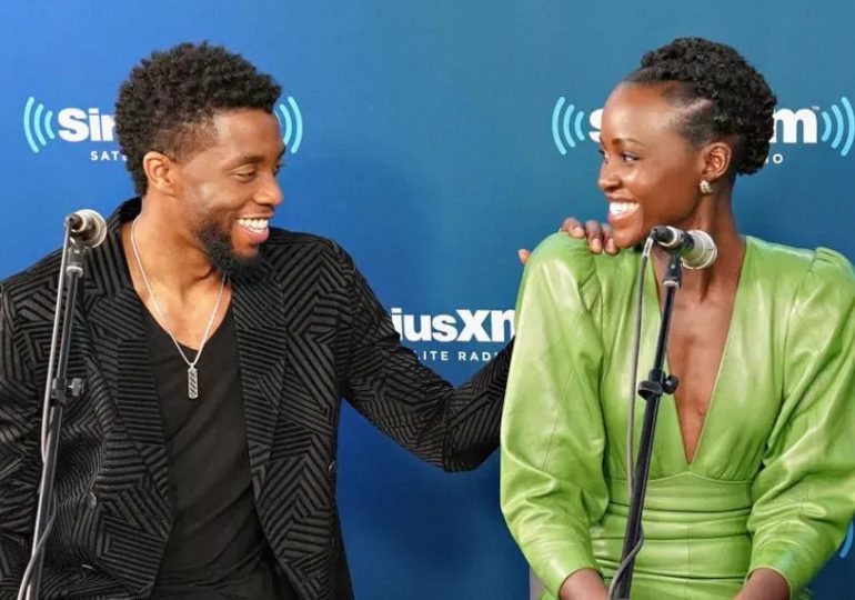 Lupita Nyong'o reflexiona sobre el duelo y rinde homenaje a Chadwick Boseman