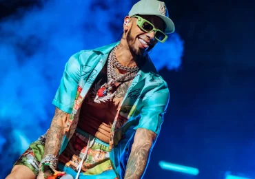 Anuel AA lanza su nuevo trap latino "SHAMPOO DE COCO" con vibras sexy y muy tropicales