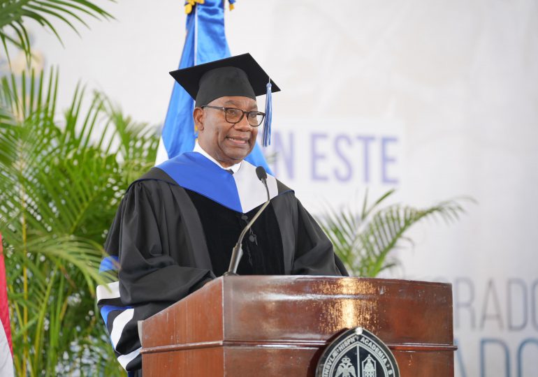 <em>Rector de la UASD solicita al presidente Abinader continuar con su apoyo; anuncia la inauguración de la UASD Centro Hato Mayor</em>