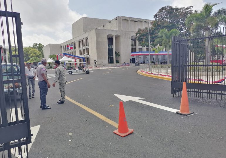 Sin explicar razones restringen acceso a la prensa en Teatro Nacional