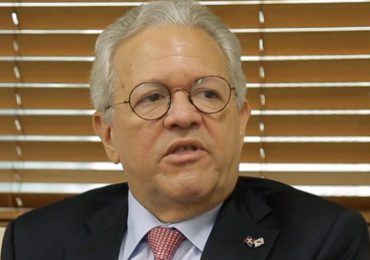 Humberto Salazar critica a Leonel Fernández por su postura sobre Venezuela