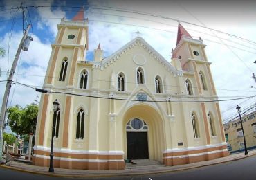 Desconocidos robaron en Iglesia Nuestra Señora del Rosario en Moca y llevaron dinero en efectivo