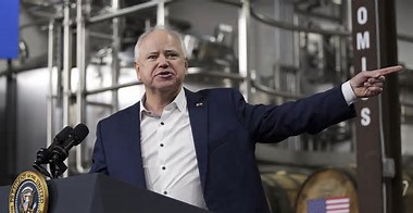 Compañero de fórmula de Harris, Tim Walz, dice que Trump no tiene "ni idea" de servir a EEUU