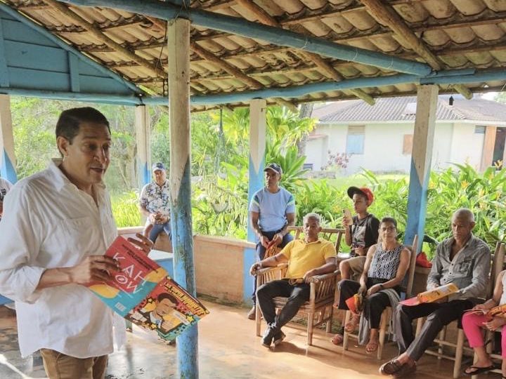 Profesor Iván Gatón sigue programa de charlas históricas en la frontera