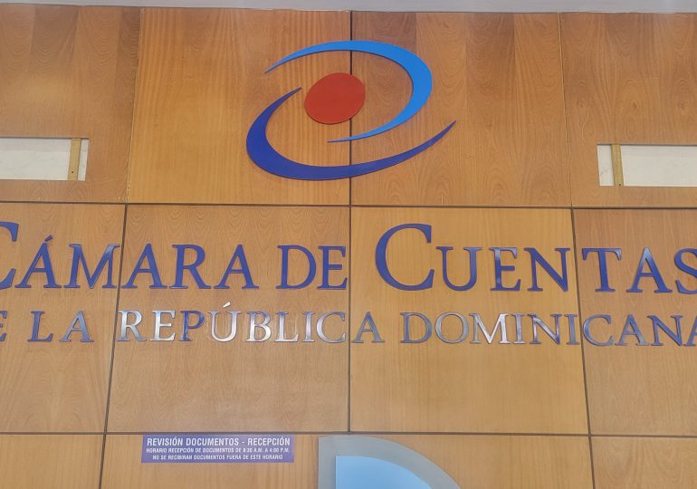 Tímida presencia de funcionarios que faltan por depositar declaración jurada en Cámara de Cuentas