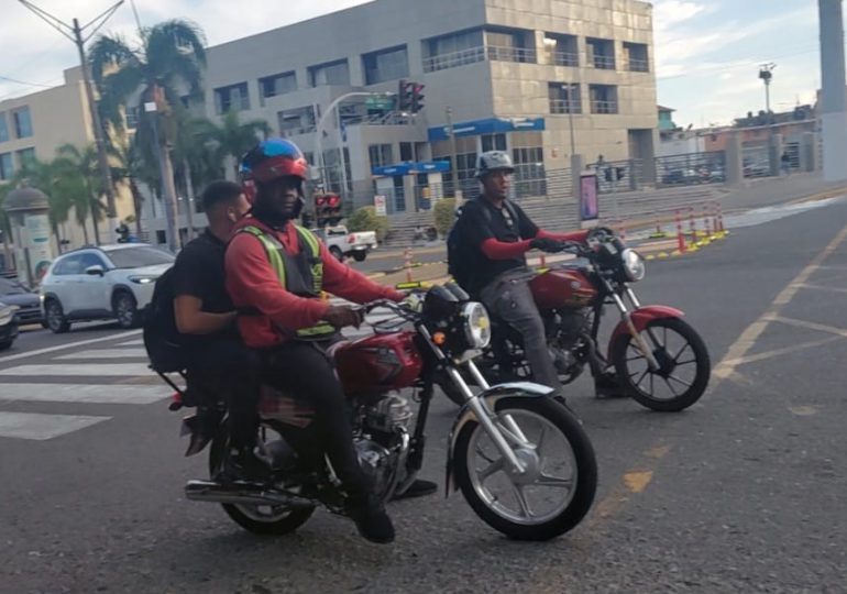 Motoconchistas piden al INTRANT sentarse con ellos en mesa del diálogo para buscar salida a paradas ilegales