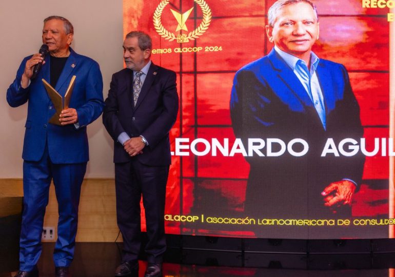 Leonardo Aguilera es reconocido por sus treinta años en el marketing y la consultoría política