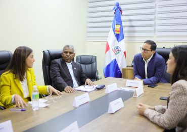 El MAP y la Asociación Dominicana de Rectores de Universidades se reúnen para abordar fusión MESCyT-Minerd