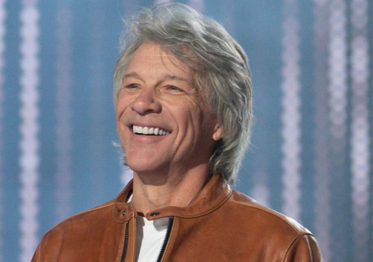 Jon Bon Jovi evita tragedia al persuadir a una mujer en peligro de saltar desde un puente en Nashville