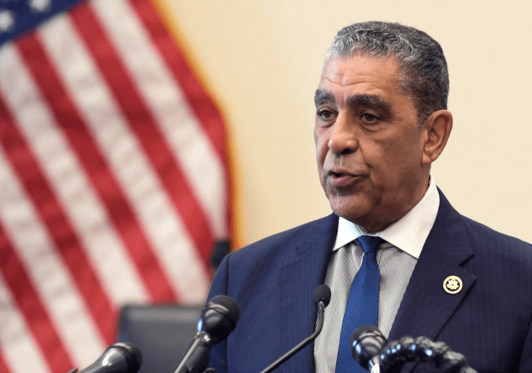 Adriano Espaillat condena la violencia política: "Nunca debe tolerarse"