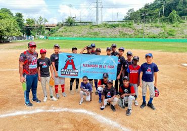 Club Deportivo, Cultural y Social Alexander De la Rosa Celebra su Copa 30 Aniversario