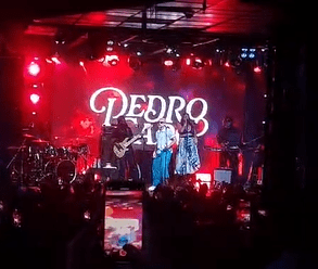 Pedro Capó inicia su concierto en el Hard Rock Café de Santo Domingo