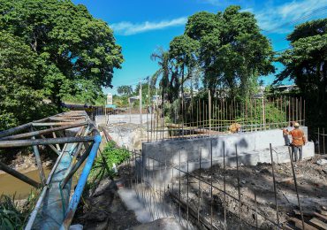 Obras Públicas promete entregar puente sobre arroyo Lebrón en Pedro Brand en 60 días