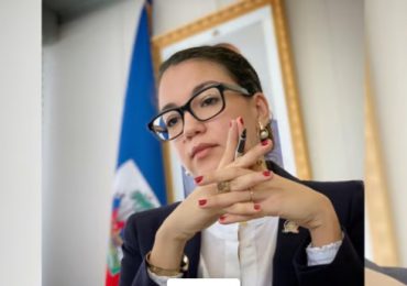 Ministra de Relaciones Exteriores de Haití solicita protección para ciudadanos haitianos en EE.UU.