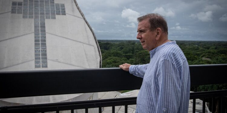 Comunidad internacional pide proteger derechos de González Urrutia tras orden de captura