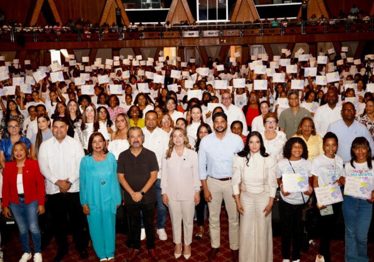 INDEX Miami realiza operativo de higiene oral en beneficio de comunidad educativa de Azua