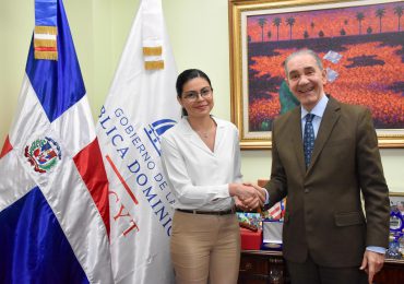 García Fermín recibe visita de la Embajadora de Nicaragua en el país