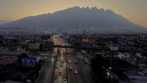 Ecuador inicia aplicación de racionamientos de electricidad aquejado por grave sequía