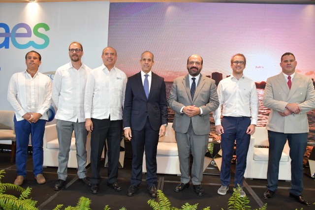 AES Dominicana realiza encuentro ‘Moviendo el Futuro’