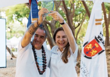 Carolina Mejía recibe premio por ser la alcaldesa que más promueve el bienestar