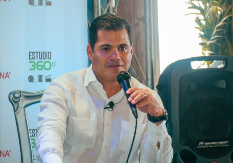 David Llibre destaca oportunidades durante Conversatorio Empresarial en Baní