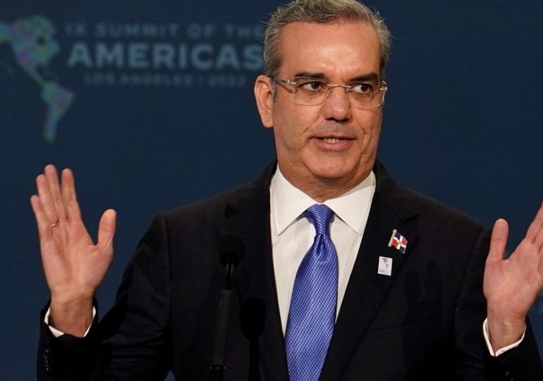 <strong>Abinader anuncia plan para vender electricidad a Puerto Rico mediante cable submarino</strong>