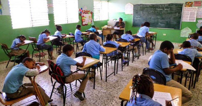 Luis Abinader: "RD educa a más de 147,000 haitianos"