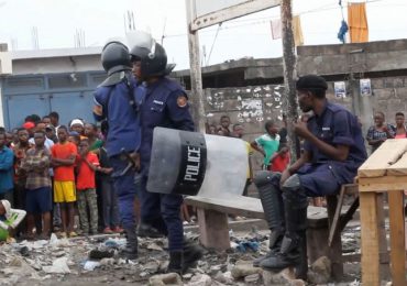 Mueren 129 personas en intento de evasión de una cárcel en RDCongo