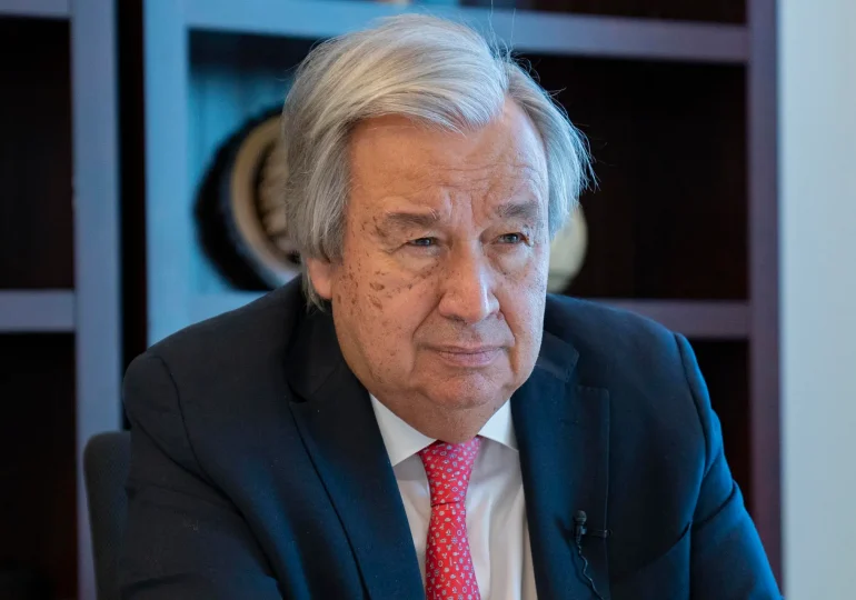 Guterres cuestiona por qué se rescatan grandes bancos en quiebra y no un estado como Haití