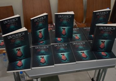 Presentan libro ‘Un playboy desde tiempos de Trujillo’ de Roberto Wallace