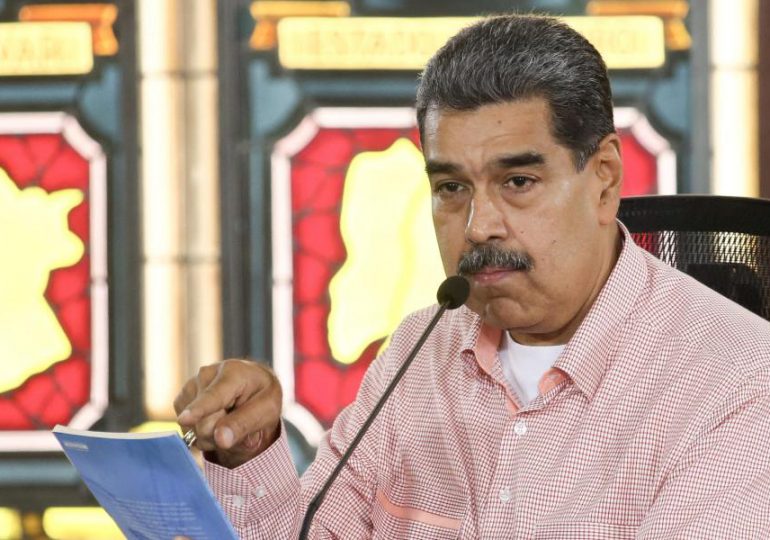 Maduro afirma que González Urrutia le pidió "clemencia" para salir de Venezuela