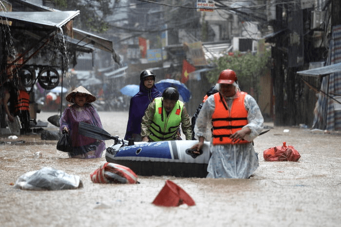 Tifón Yagi deja destrucción y más 200 muertos tras su paso por el sureste de Asia