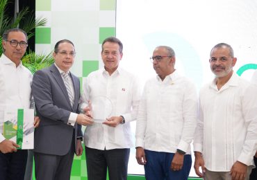 <strong>ACIS reconoce al Ministerio Industria, Comercio y Mipymes durante celebración del 63º aniversario de la entidad</strong>