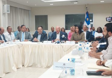 Comisión Bicameral continúa discusiones entorno a proyecto de reforma constitucional