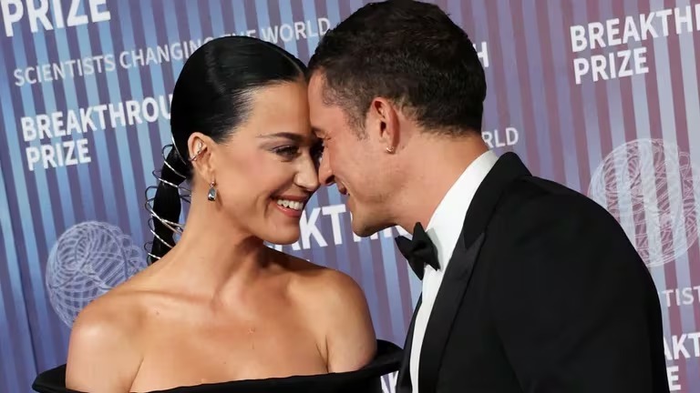 Katy Perry revela su original “recompensa” para Orlando Bloom después de lavar los platos