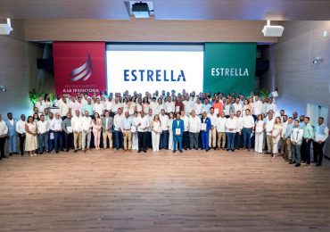 Grupo Estrella reconoce trayectoria de colaboradores