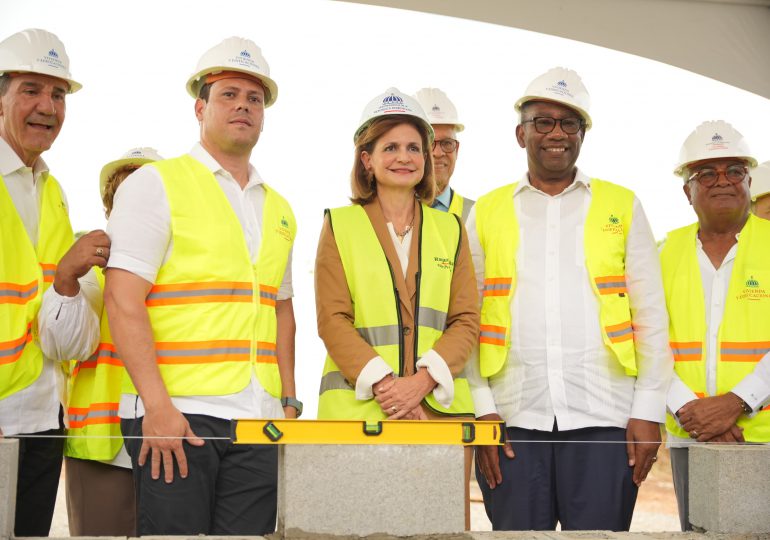 Raquel Peña y rector de la UASD inician trabajos de construcción de la Ciudad Universitaria en SDE