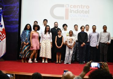 Exitosa presentación artística multidisciplinaria en Ciudad Colonial resalta el talento local